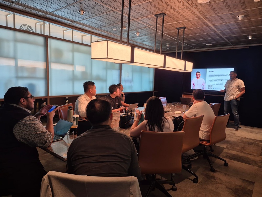 Dhawal Shah speaking at Plug & Play APAC